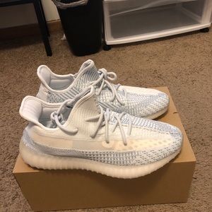 Yeezy 350 V2 Cloud white NRF